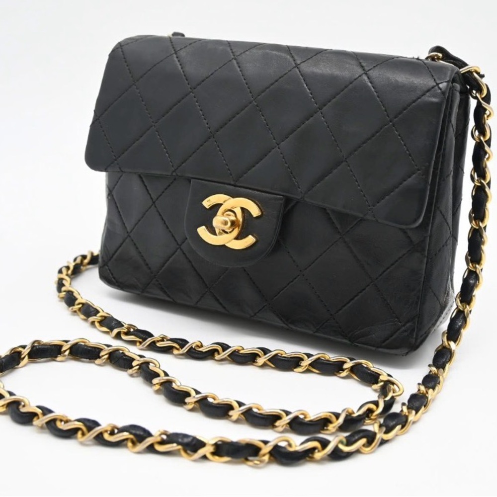 CHANEL Black Quilted Crossbody Bag with Gold Chain